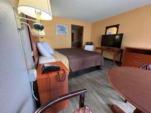 College Inn Spartanburg - photo 16