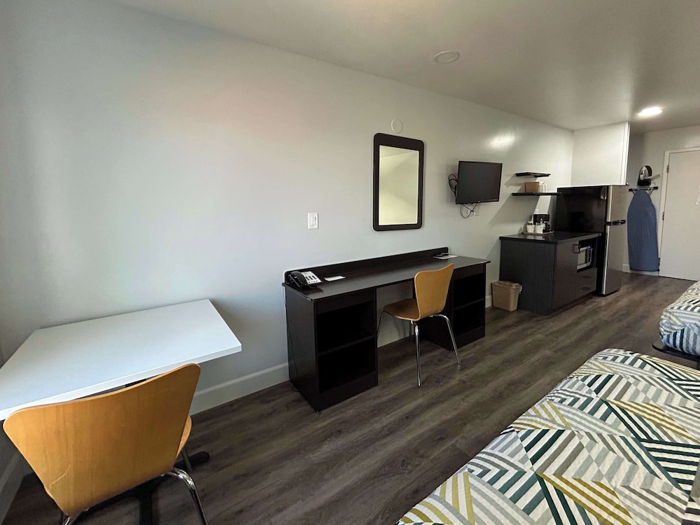 Studio 6 Suites Hesperia CA West Main Street I 15 - photo 9