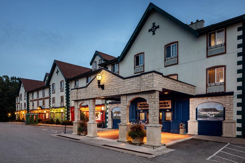 Irish Cottege Inn & Suites — hotel in Galena