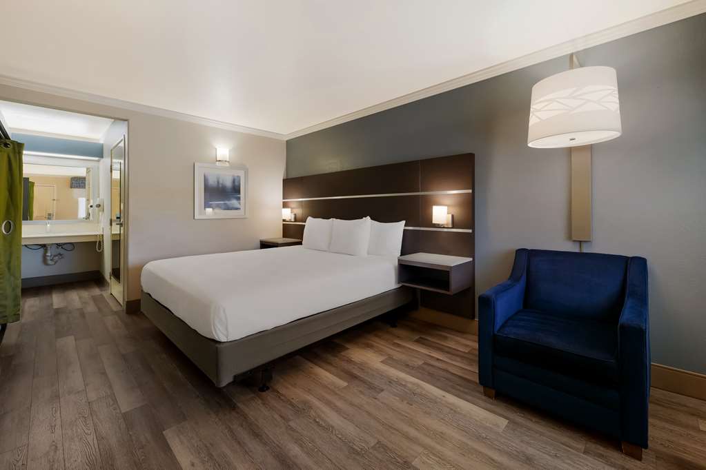 Best Western Inn & Suites Lemoore - photo 20