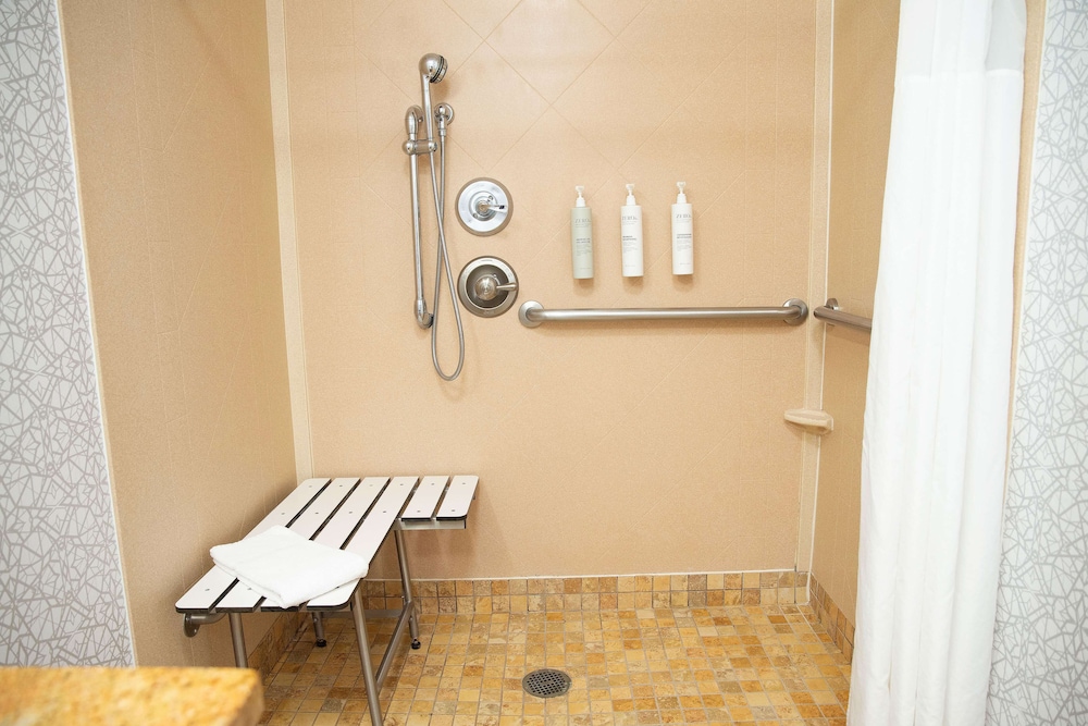 Hampton Inn & Suites Jacksonville - photo 38