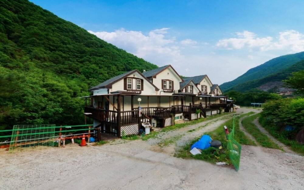 Yangsan Cheongnim Oak Valley Pension 10098111 — Yangsan