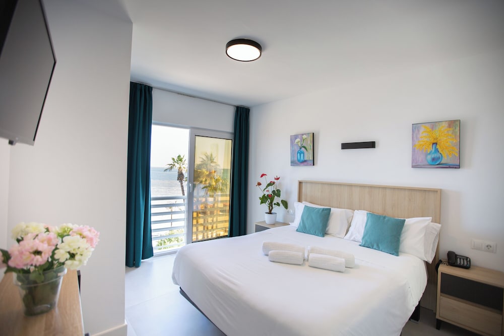 Mediterraneo Hotel — hotel in Estepona