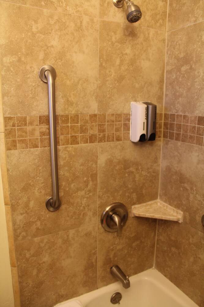Riverside Inn & Suites Santa Cruz - photo 45