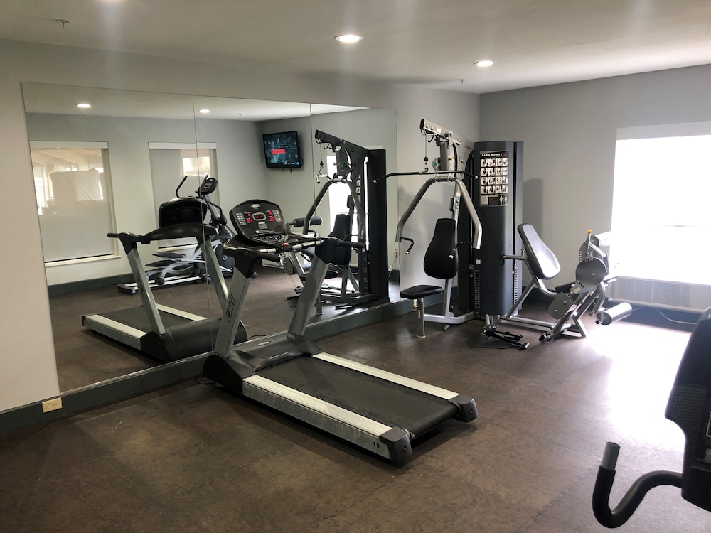 Best Western Plus Vermilion River Inn & Suites - photo 31