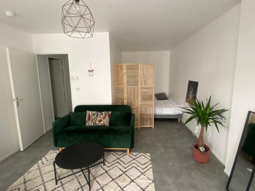 Nancy Autre Canal Chez Helo in Nancy, France