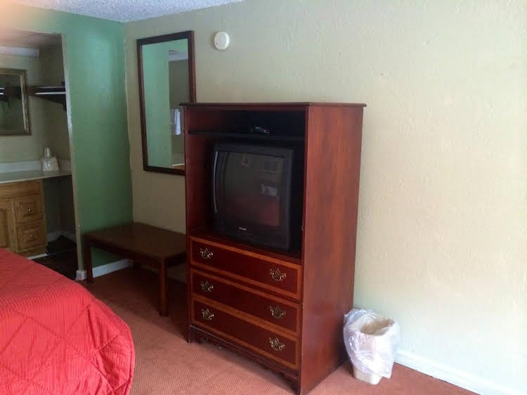 Best Airport Inn - photo 16
