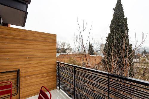 Super Cozy 1BR Apartment For 3 Near Fabrica