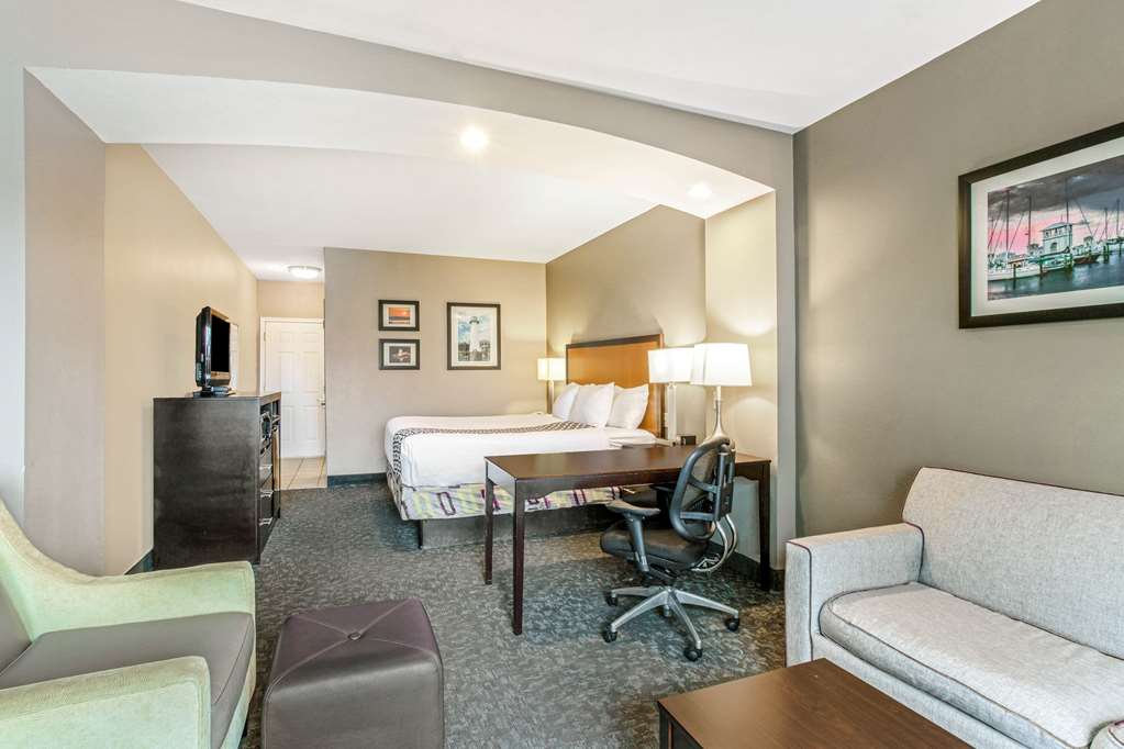 La Quinta Inn & Suites by Wyndham Biloxi - photo 34