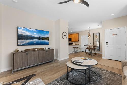 Beautiful Condo at the Springs By Cool Properties