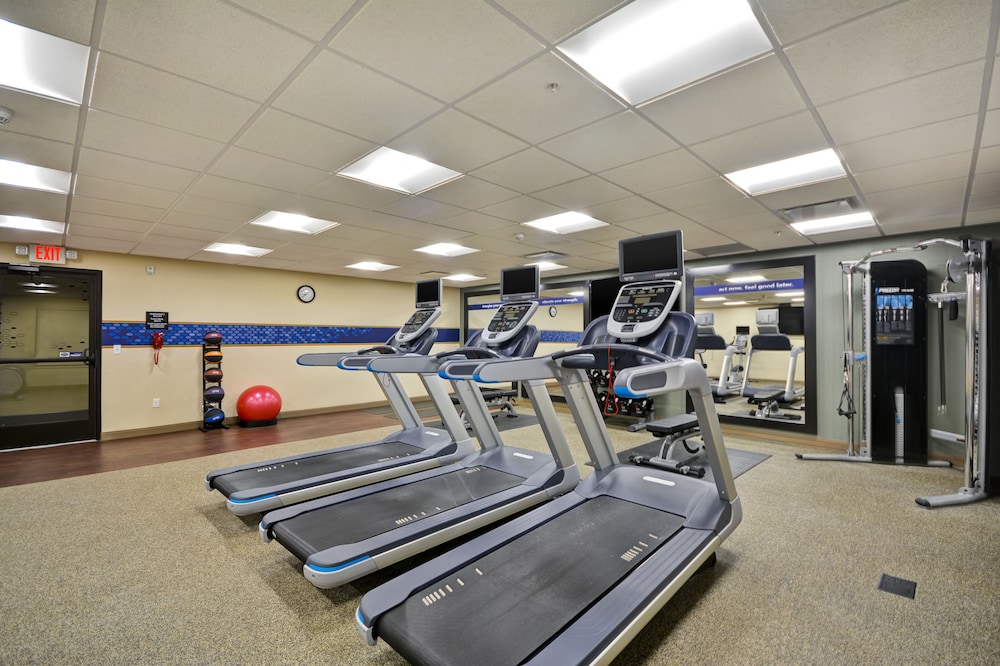 Hampton Inn & Suites Detroit Warren - photo 27