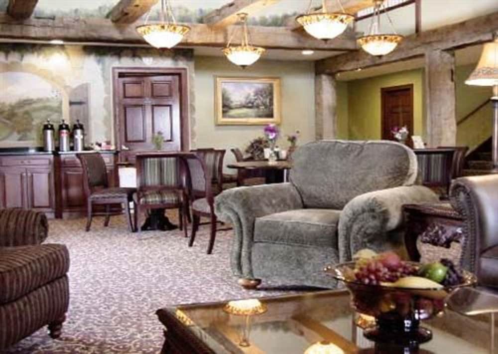 Hearthstone Inn & Suites - photo 31