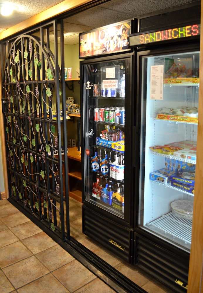 Fossil Creek Hotel And Suites - photo 27