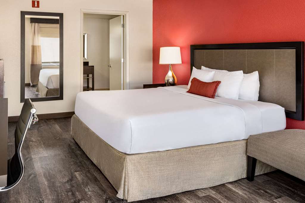 Ramada by Wyndham Albuquerque Airport - photo 27
