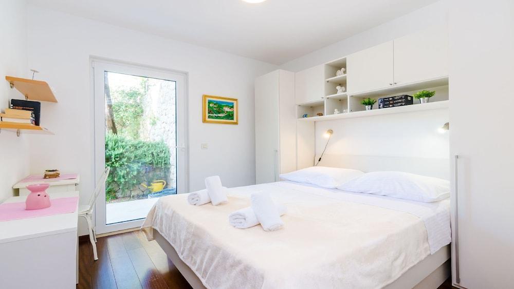 Blue Lagoon Apartment
