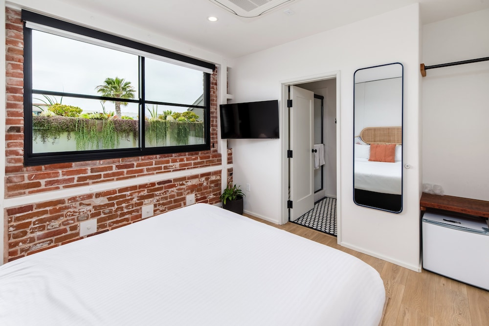 The Brick Hotel - photo 33