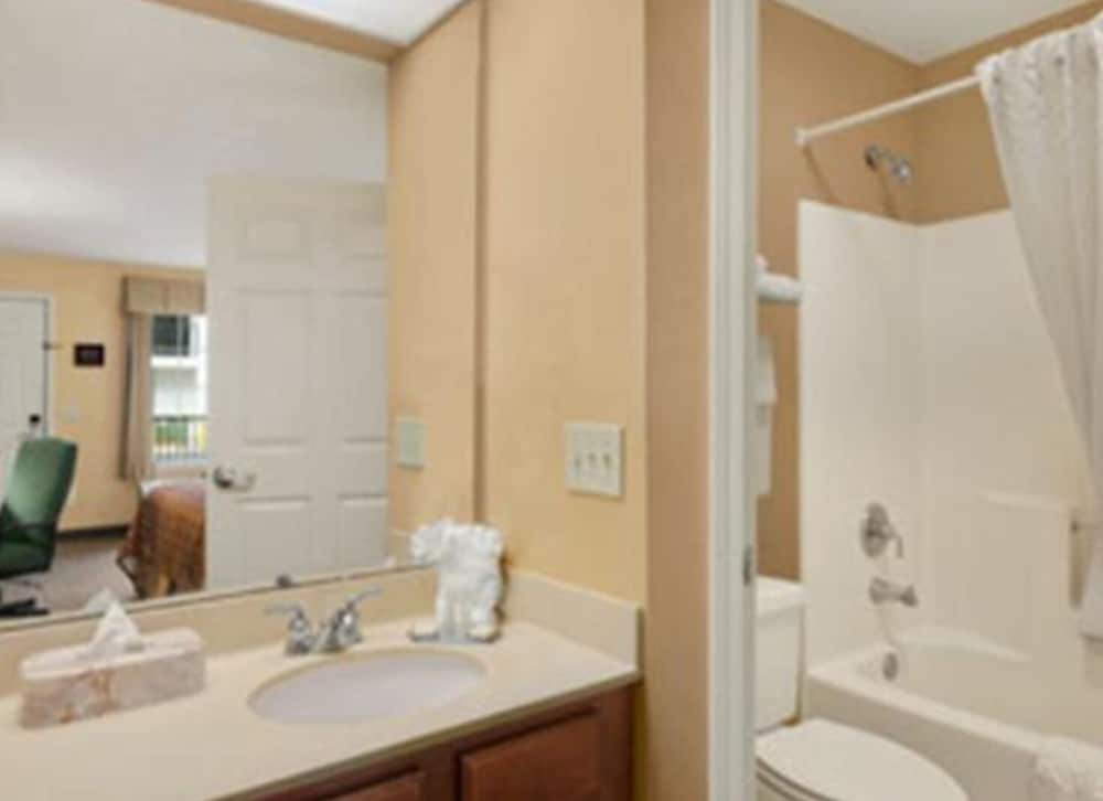Baymont by Wyndham Roanoke Rapids - photo 5