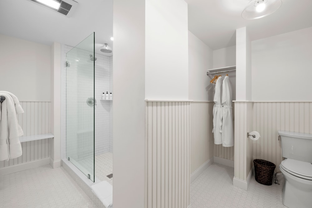 The Davenport Inn - photo 33