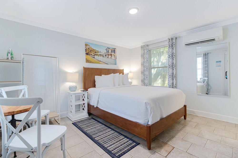 The Inn at River Oaks - photo 23