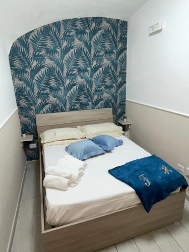 Titti House — 4-Star Luxury Hotel in Naples, Italy