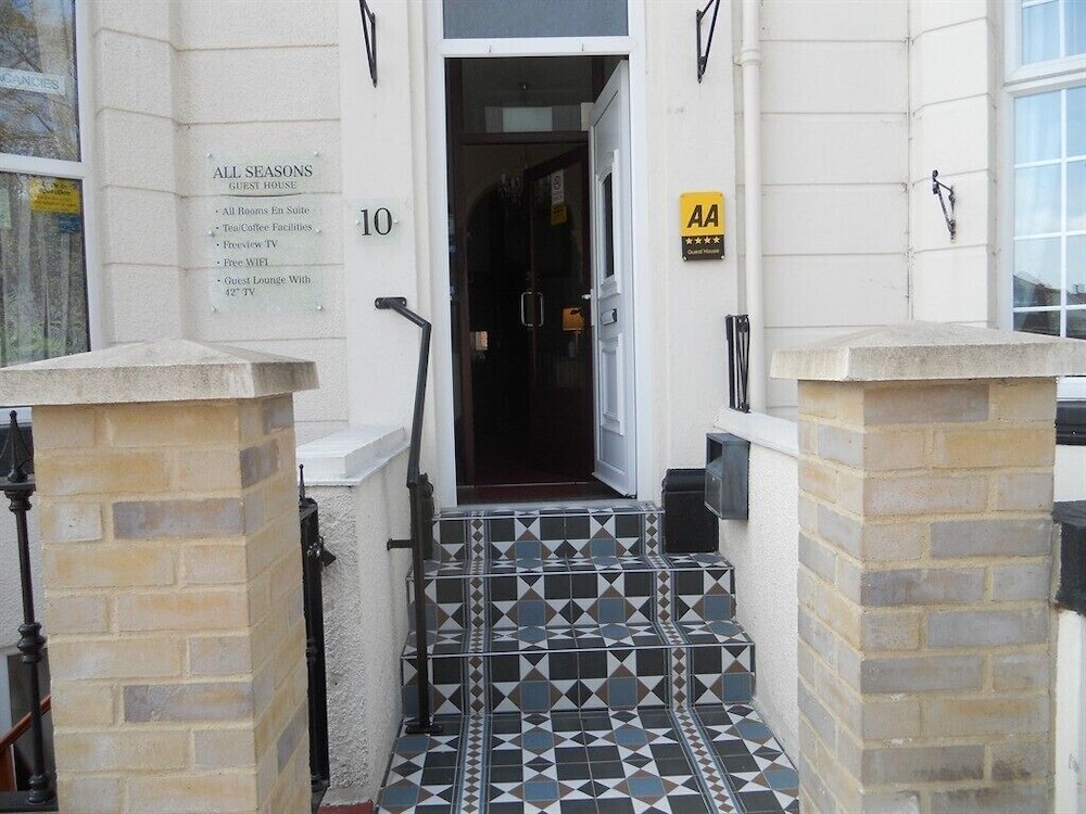 All Seasons Guest House — 4-Star Luxury Hotel in Great Yarmouth, United Kingdom