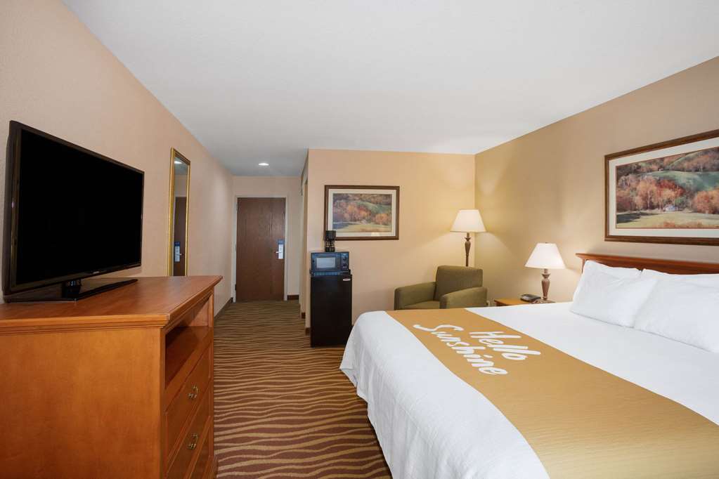 Days Inn & Suites by Wyndham Cuba - photo 10