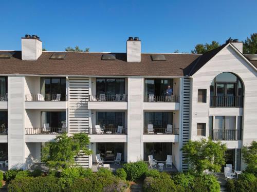 101 Edgewater Inn - photo 16