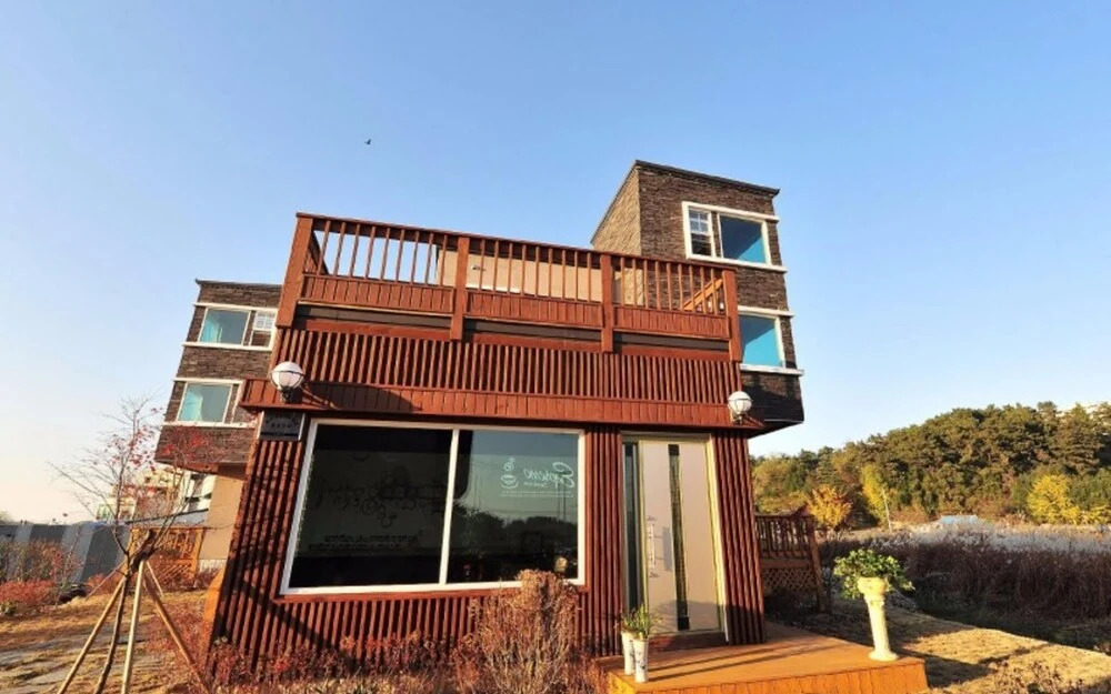 Gangneung Gyeongpoeui Hyuil Pension — 4-Star Luxury Hotel in Gangneung, South Korea