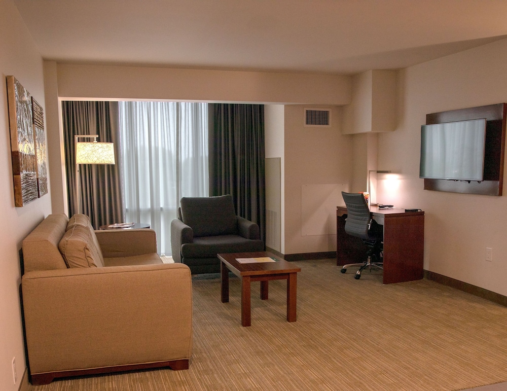 DoubleTree by Hilton Omaha Southwest - photo 12