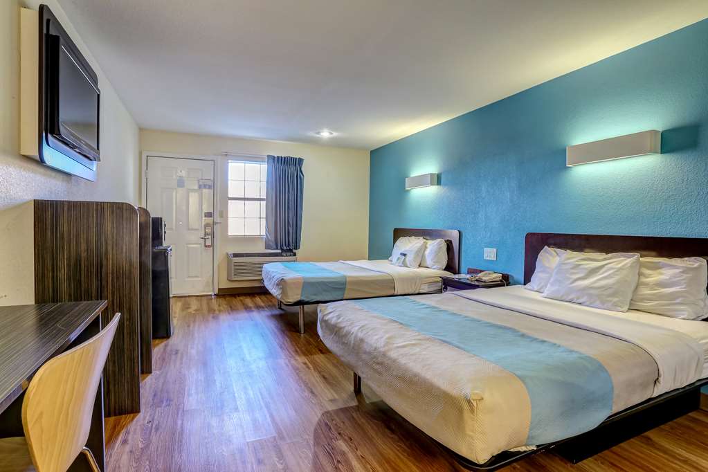 Motel 6 Dickson TN - photo 27