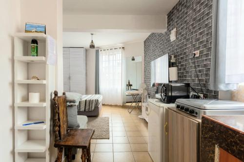 Sunny Spacious Studio