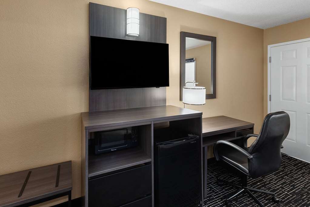 Super 8 by Wyndham Paducah I 24 Exit 4 - photo 21