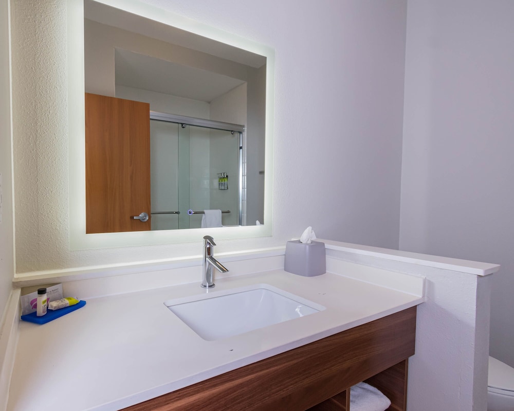 Holiday Inn Express & Suites Houston North I 45 Spring by IHG - photo 14