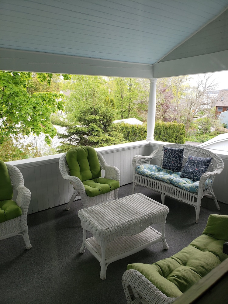Moseley Cottage Inn & Town Motel - photo 10