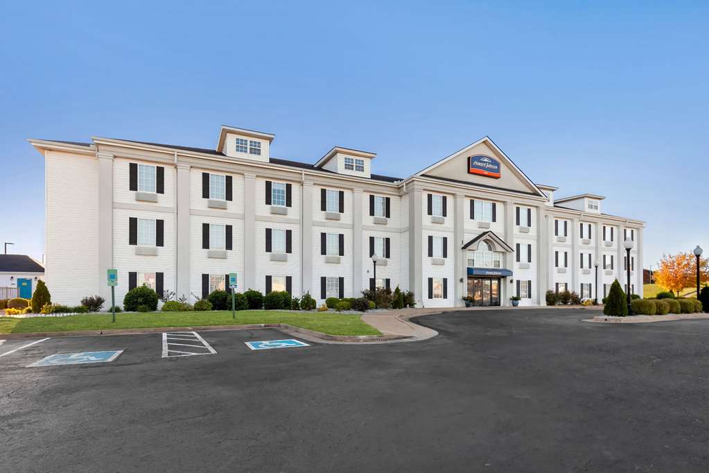 Howard Johnson by Wyndham Jackson - photo 3