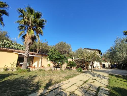 Casa Vacanze la Cuntintizza — 4-Star Luxury Hotel in San Michele Di Ganzaria, Italy