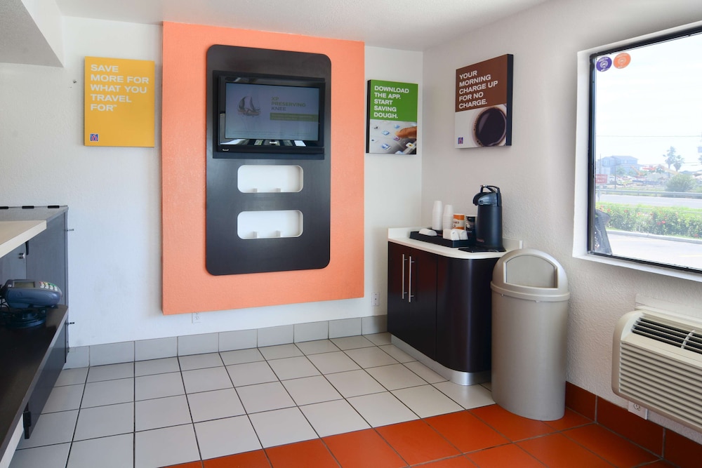 Motel 6 Galveston TX - photo 2