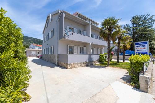 Apartments Crnekovic IX — 4-Star Luxury Hotel in Baska, Croatia