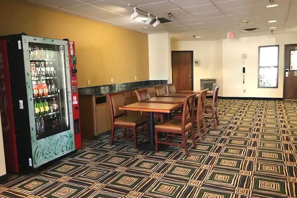 Blue Way Inn Eagan Extended Stay - photo 25