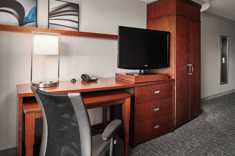 Courtyard by Marriott Shreveport Bossier Louisiana Boardwalk - photo 14