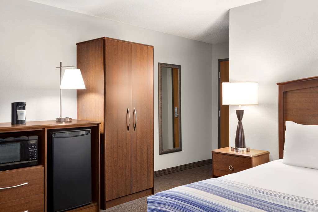 AmericInn by Wyndham Sauk Centre - photo 17