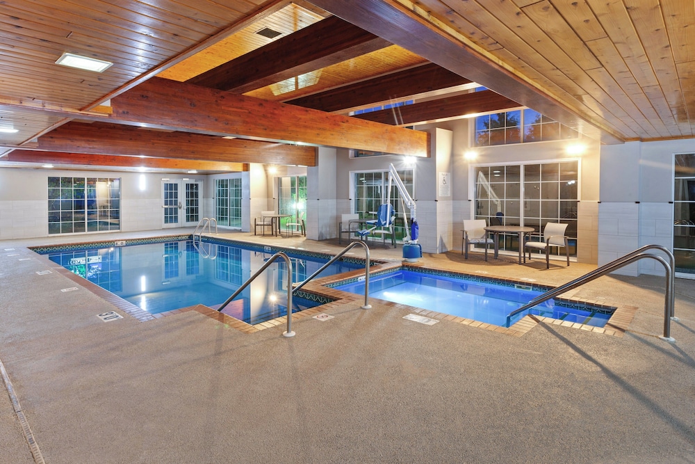 Holiday Inn Express & Suites Port Washington by IHG - photo 34