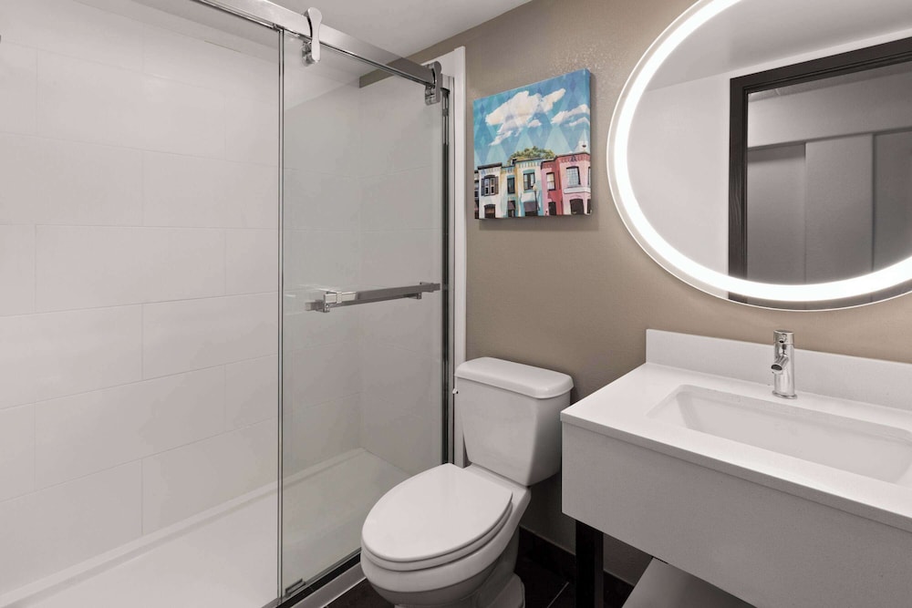 La Quinta Inn & Suites Washington DC Capital NoMA - photo 26