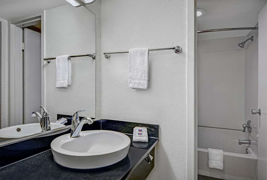 Motel 6 Tallahassee FL Downtown - photo 21