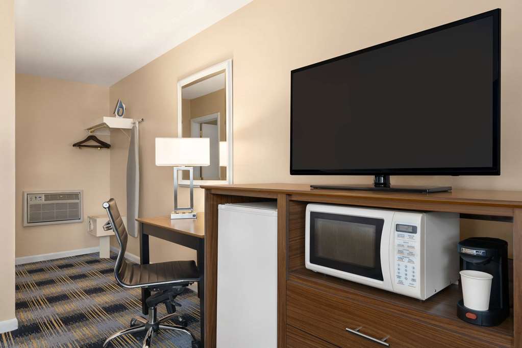 Days Inn By Wyndham Middletown Newport Area - photo 25