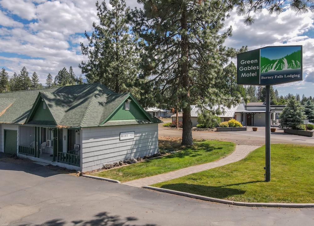 Green Gables Motel & Suites - photo 69