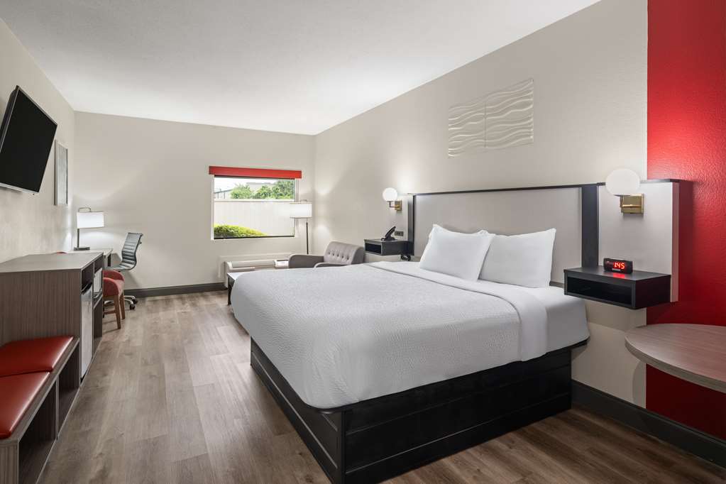 Ramada by Wyndham Locust Grove - photo 10
