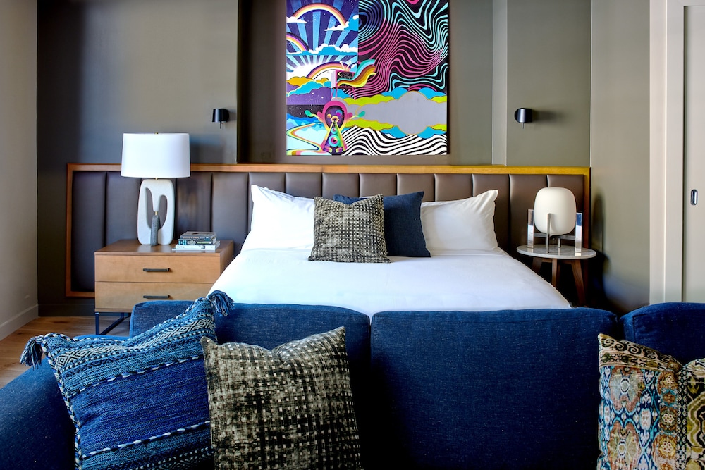Hotel Ziggy on Sunset - photo 17