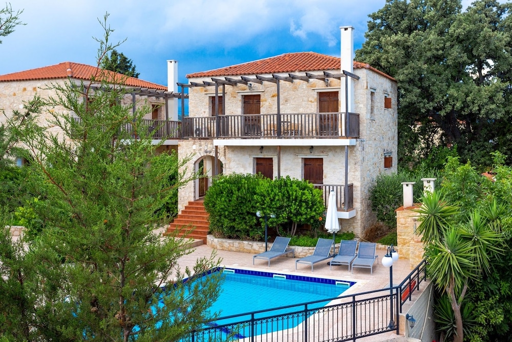 Douliana Villas — 4-Star Luxury Hotel in Prinos, Greece