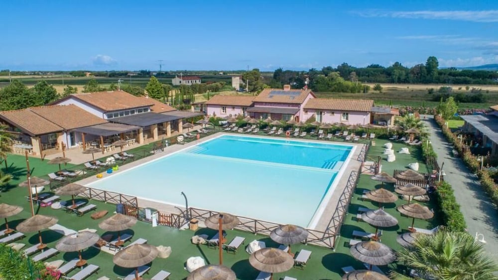 Fattoria Palazzeta Pet & Family Friendly — 4-Star Luxury Hotel in Cecina, Italy